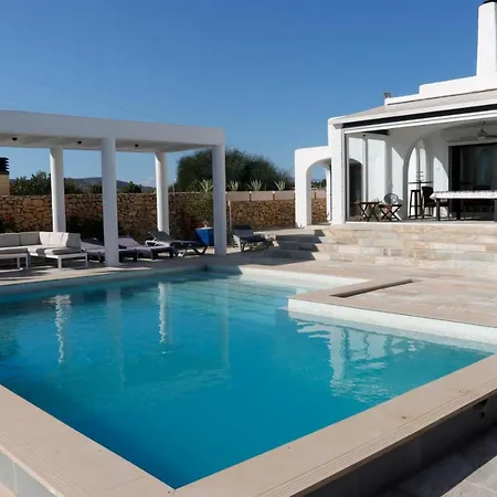 Teresa Villa Agua Amarga (Almeria)